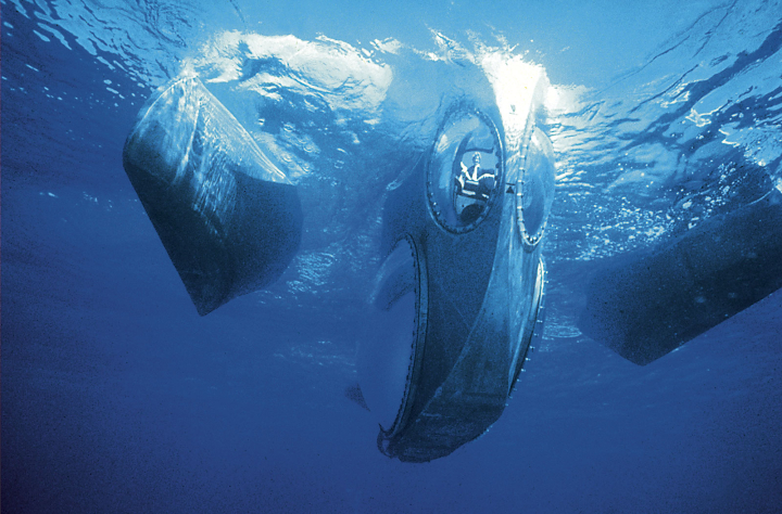 « Aquascope ». Trimaran semi-submersible d’observation sous-marine pour le grand public. Opérationnel depuis 1979.