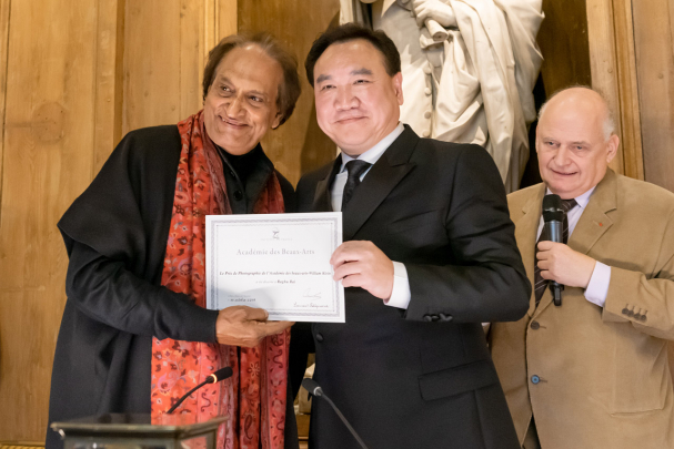 Remise du Prix de Photographie de l'Académie des beaux-arts - William Klein à Raghu Rai